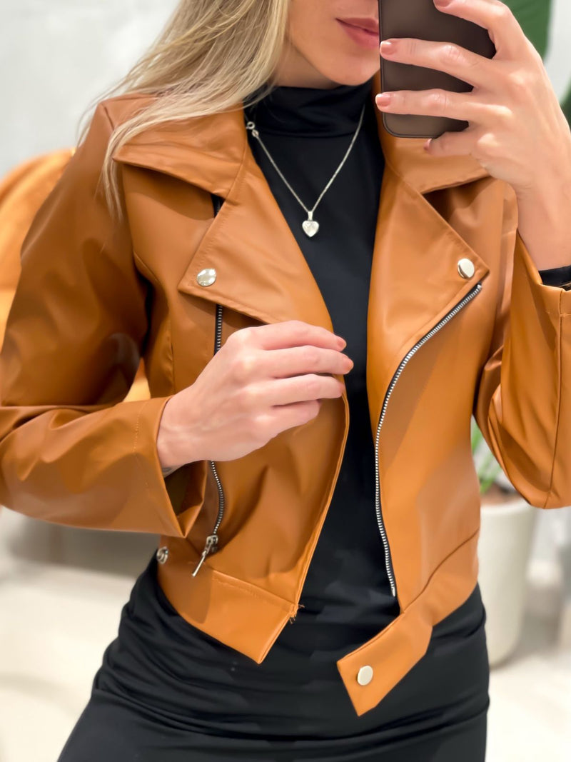 Jaqueta em Courino com Lapela e Botão