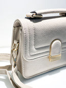 Bolsa Pequena Quadrada em Couro Sintético com