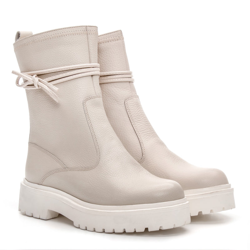 Bota Coturno Cano Médio Couro Off White Com Ziper