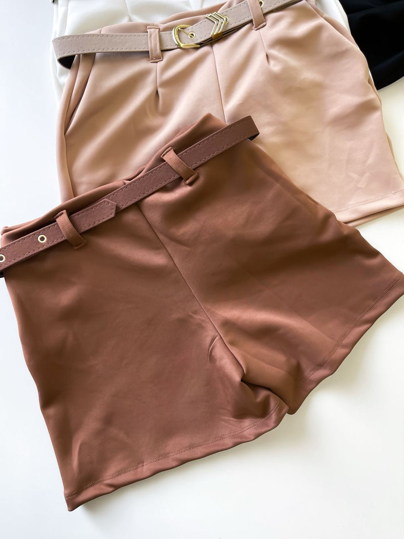 Shorts em Neoprene com Cinto